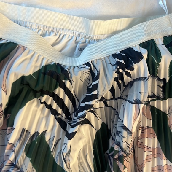 Womens size medium maxi pleated skirt - Picture 6 of 11